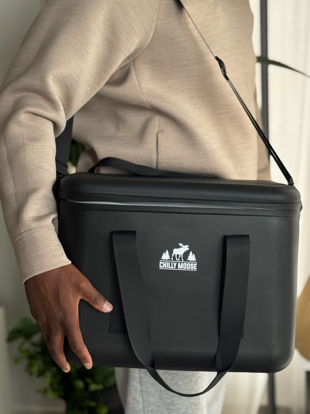 Bowen Cooler Bag 16L in Midnight– Chilly Moose – front angle view #colour_midnight