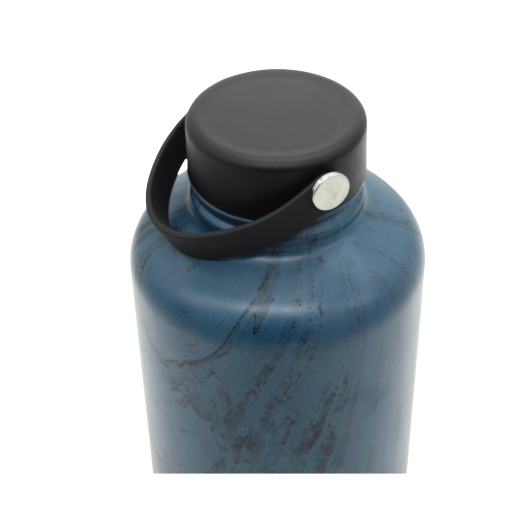 Portage Lid – Chilly Moose – Top view of black lid with handle on marble bottle #colour_black