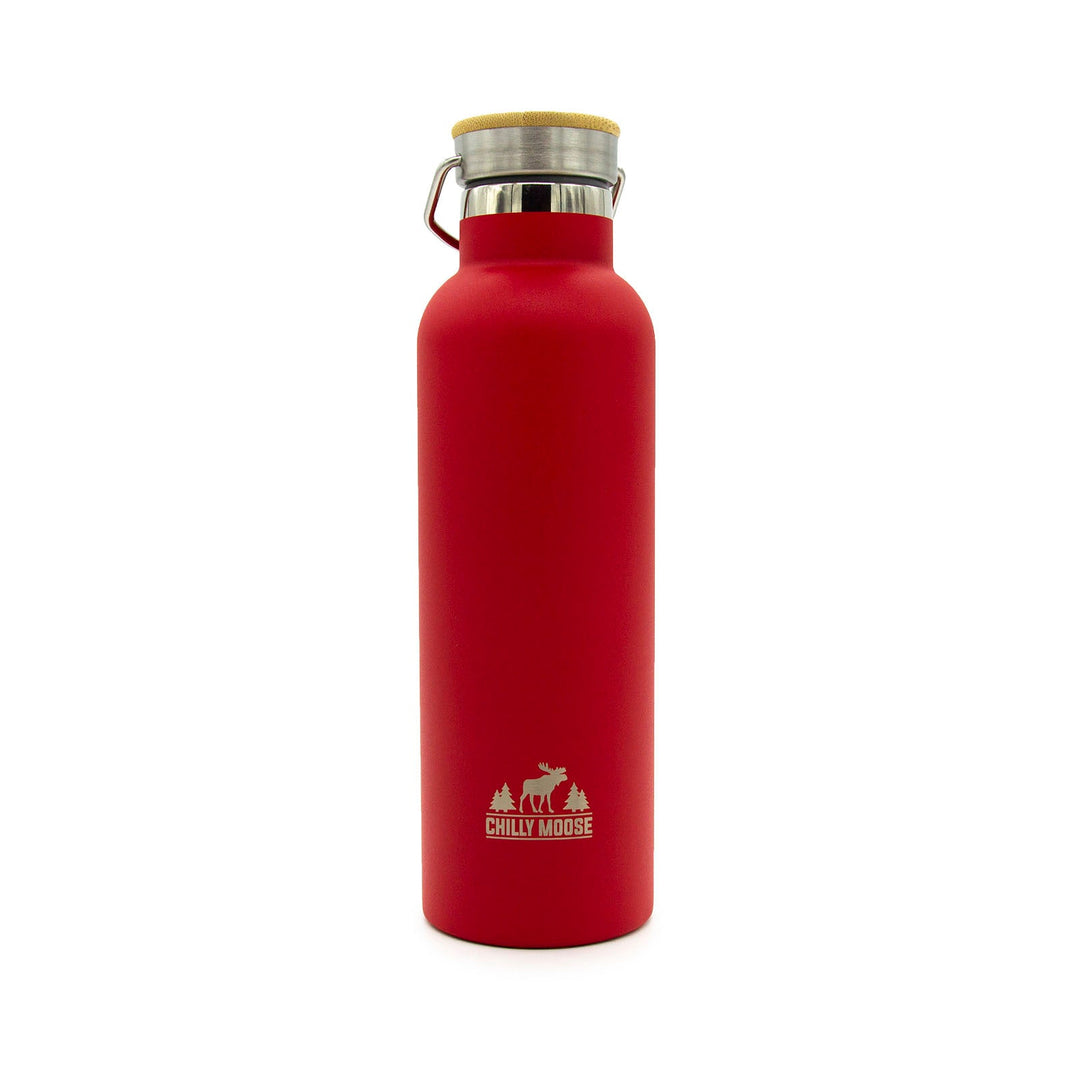 Whitney Bottle 25oz in Canoe Red – Chilly Moose – Front view with bamboo lid #colour_canoe-red