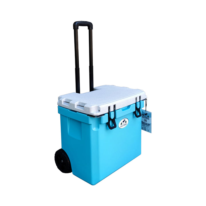 35L Wheeled Explorer Ice Box Cooler 35L in Tobermory – Chilly Moose – Open Box – side angle showing handle #colour_tobermory
